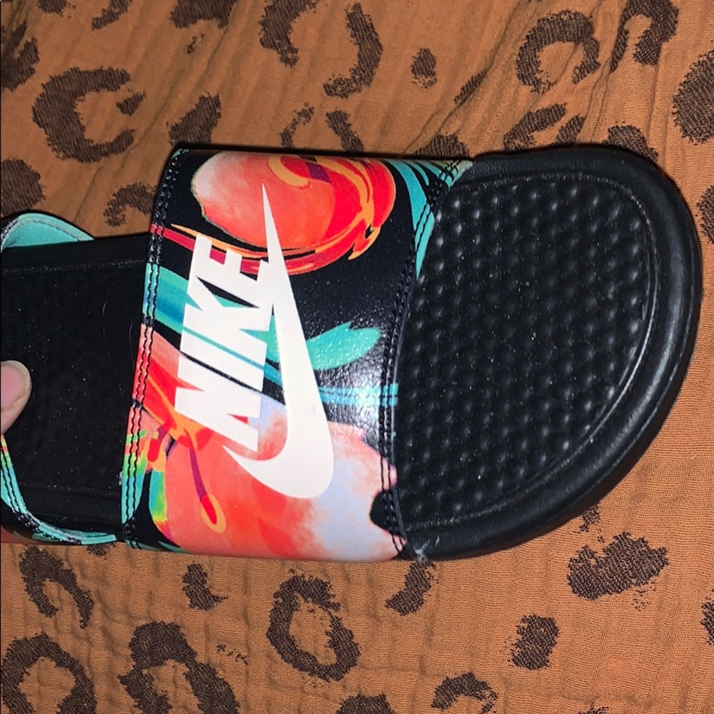 BRAND NEW Nike Benassi Slides with Tropical Vibes
